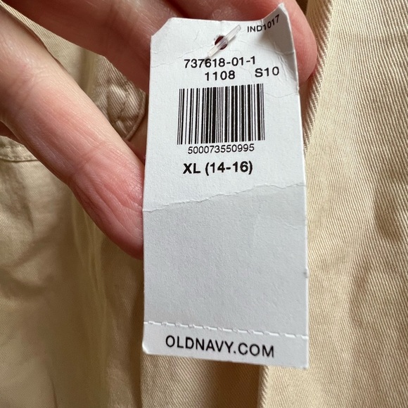 Old Navy Boys sz 14-16 Long Sleeved Button Up NWT - Picture 2 of 6